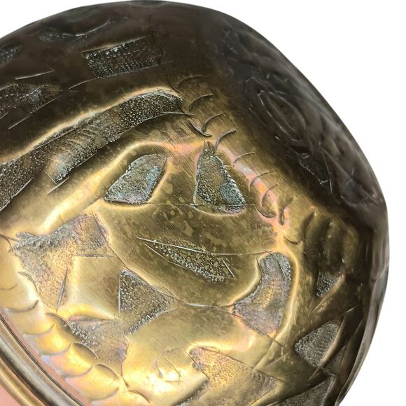 Vintage Hammered Brass Alms Finger Bowl Or Trinket Dish Embossed Designs  5"x2" - Picture 7 of 11